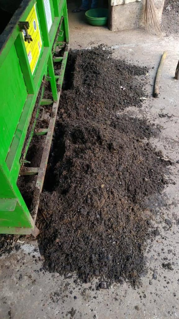 Finished compost output